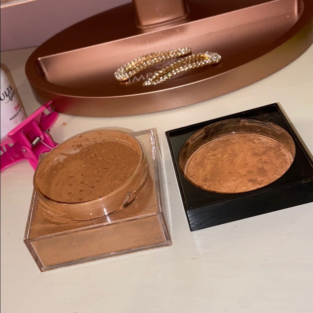 Maybelline “Fit Me” loose finishing/baking powder